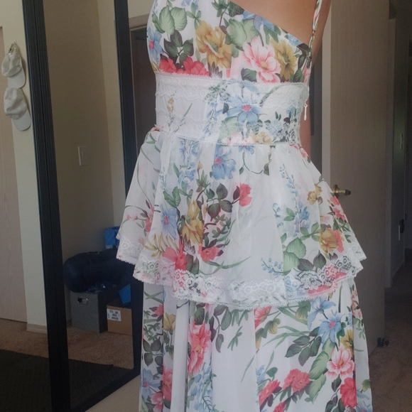 Floral Vici Dress - Picture 12 of 13